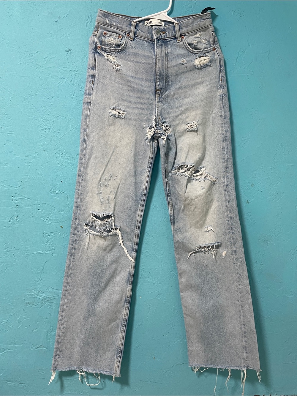 Zara the 90s full length Light Wash Distressed Jeans size 4